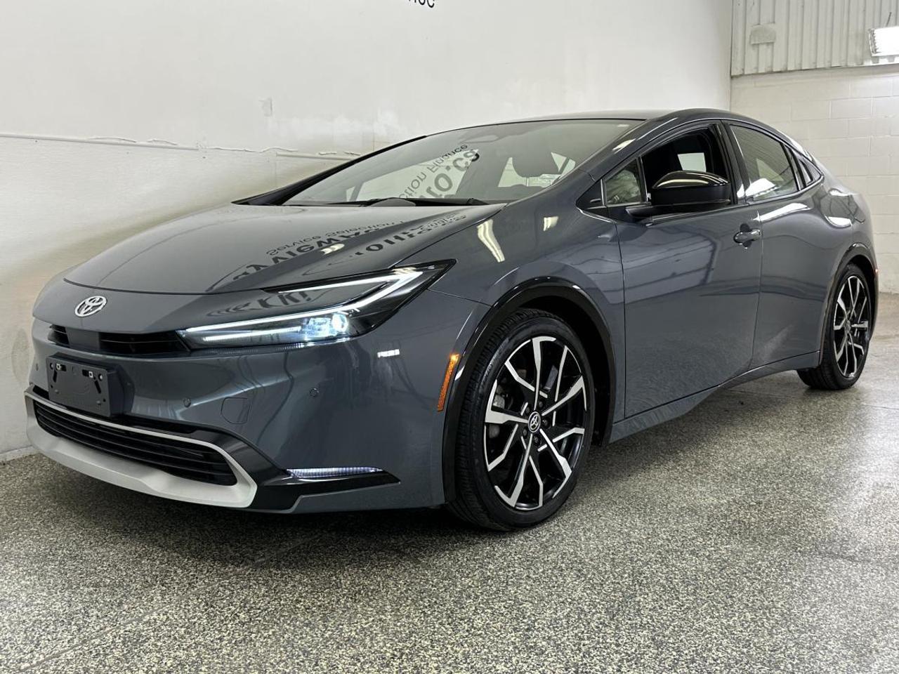 2023 Toyota Prius Prime XSE/DUAL MOONROOF/LEATHER/NAV/1 OWNER LEASE RETURN Photo