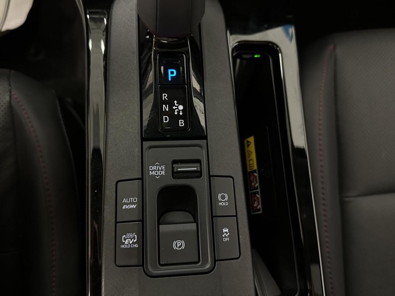 2023 Toyota Prius Prime XSE/DUAL MOONROOF/LEATHER/NAV/1 OWNER LEASE RETURN Photo