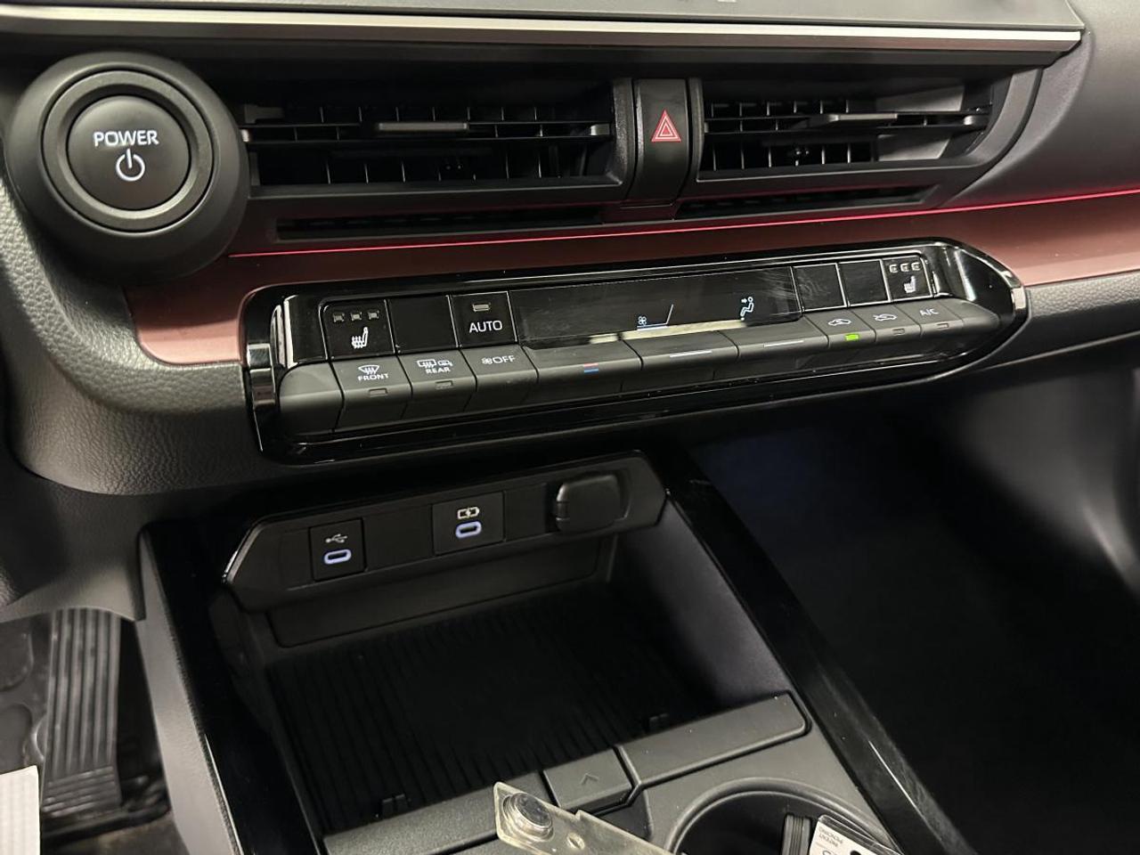 2023 Toyota Prius Prime XSE/DUAL MOONROOF/LEATHER/NAV/1 OWNER LEASE RETURN Photo