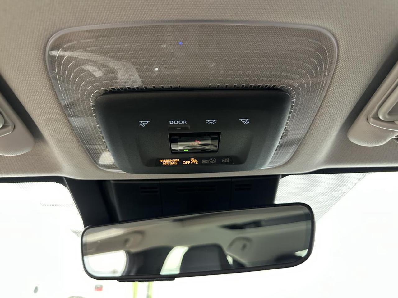 2023 Toyota Prius Prime XSE/DUAL MOONROOF/LEATHER/NAV/1 OWNER LEASE RETURN Photo
