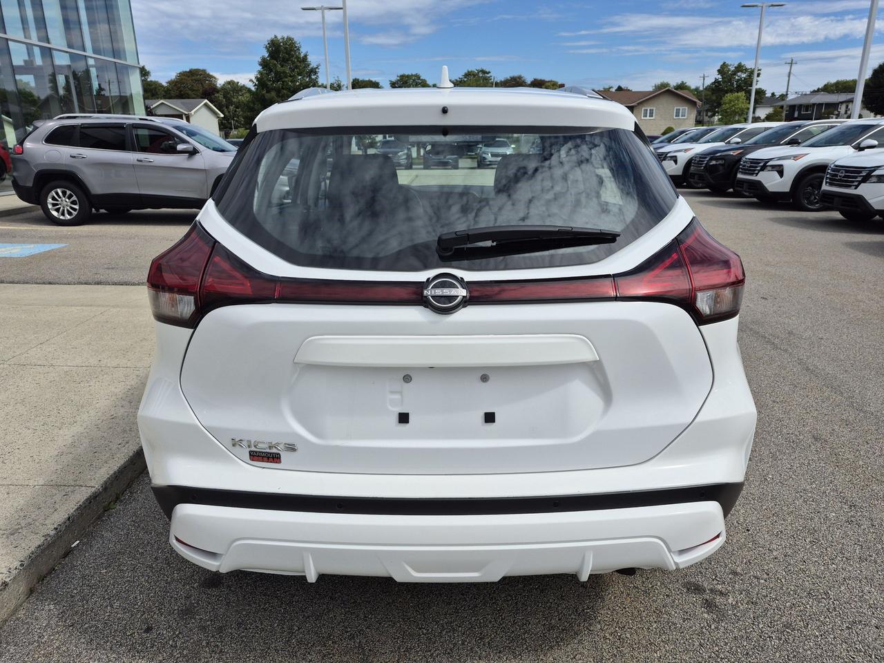 2025 Nissan Kicks Play SV Photo4