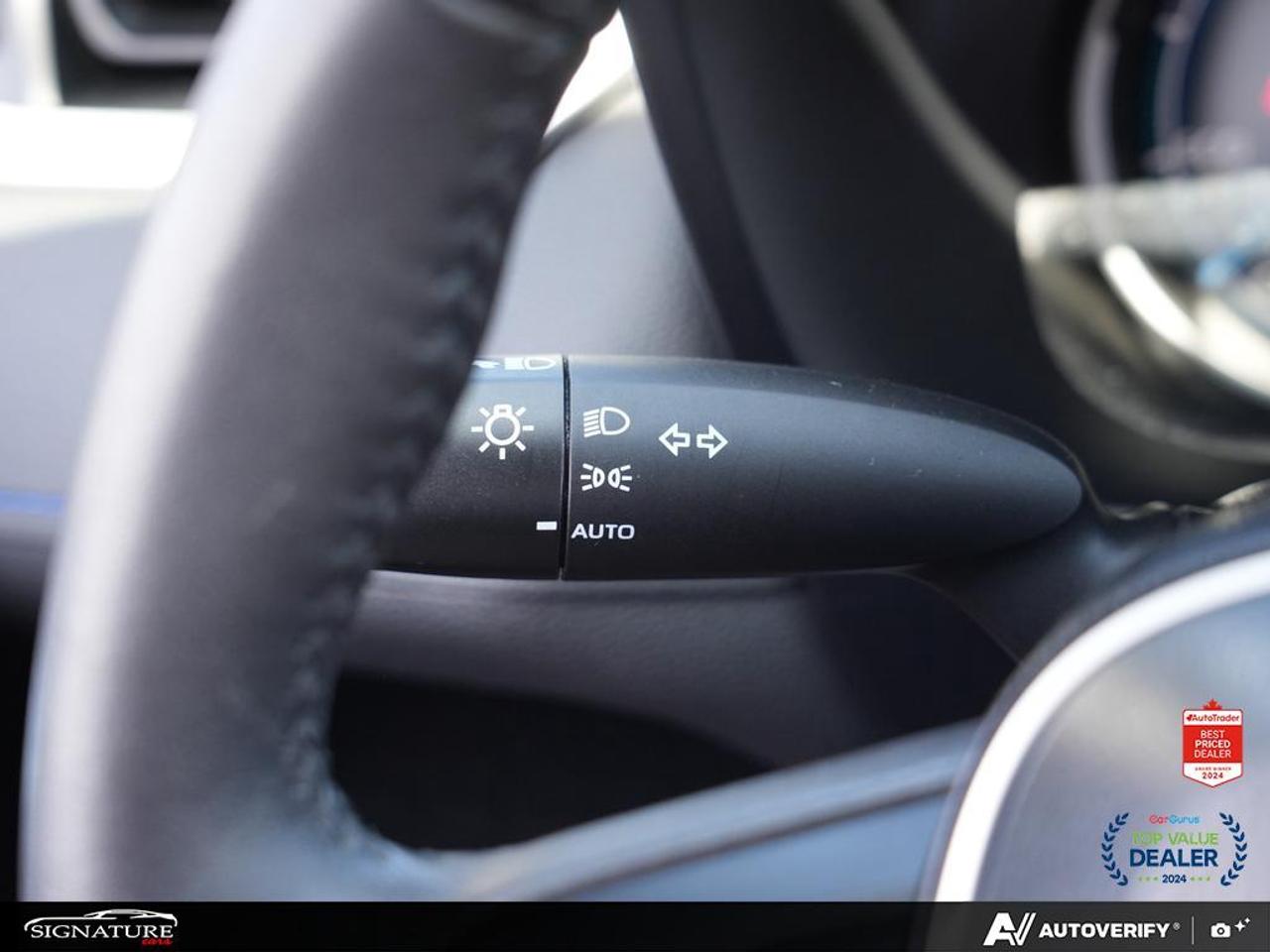 2023 Toyota RAV4 Hybrid SE AWD No Accident Sunroof Carplay BSM Photo