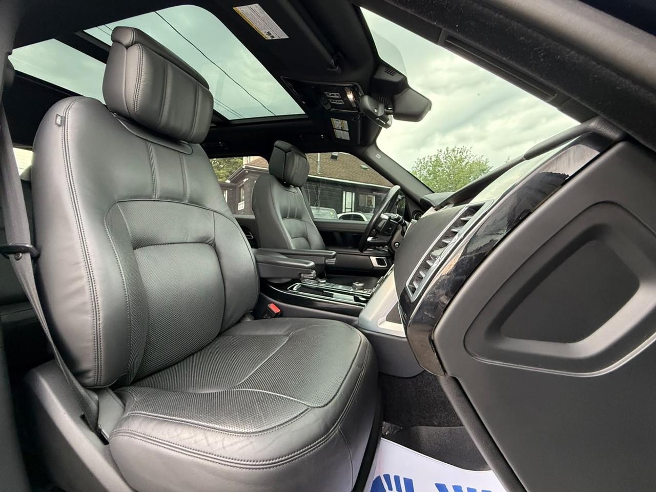 2020 Land Rover Range Rover HSE Photo