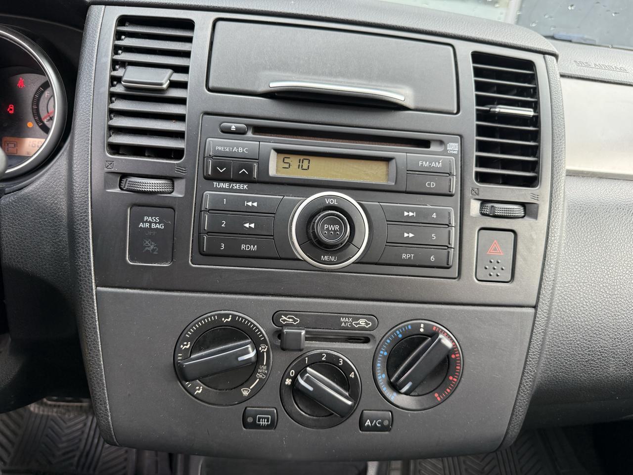 2009 Nissan Versa 1.8 S Photo