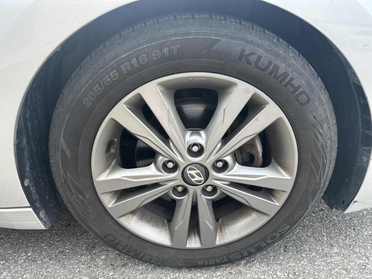 2017 Hyundai Elantra GL | Auto | CarPlay | Cam | Alloys | Cold AC ++ Photo8
