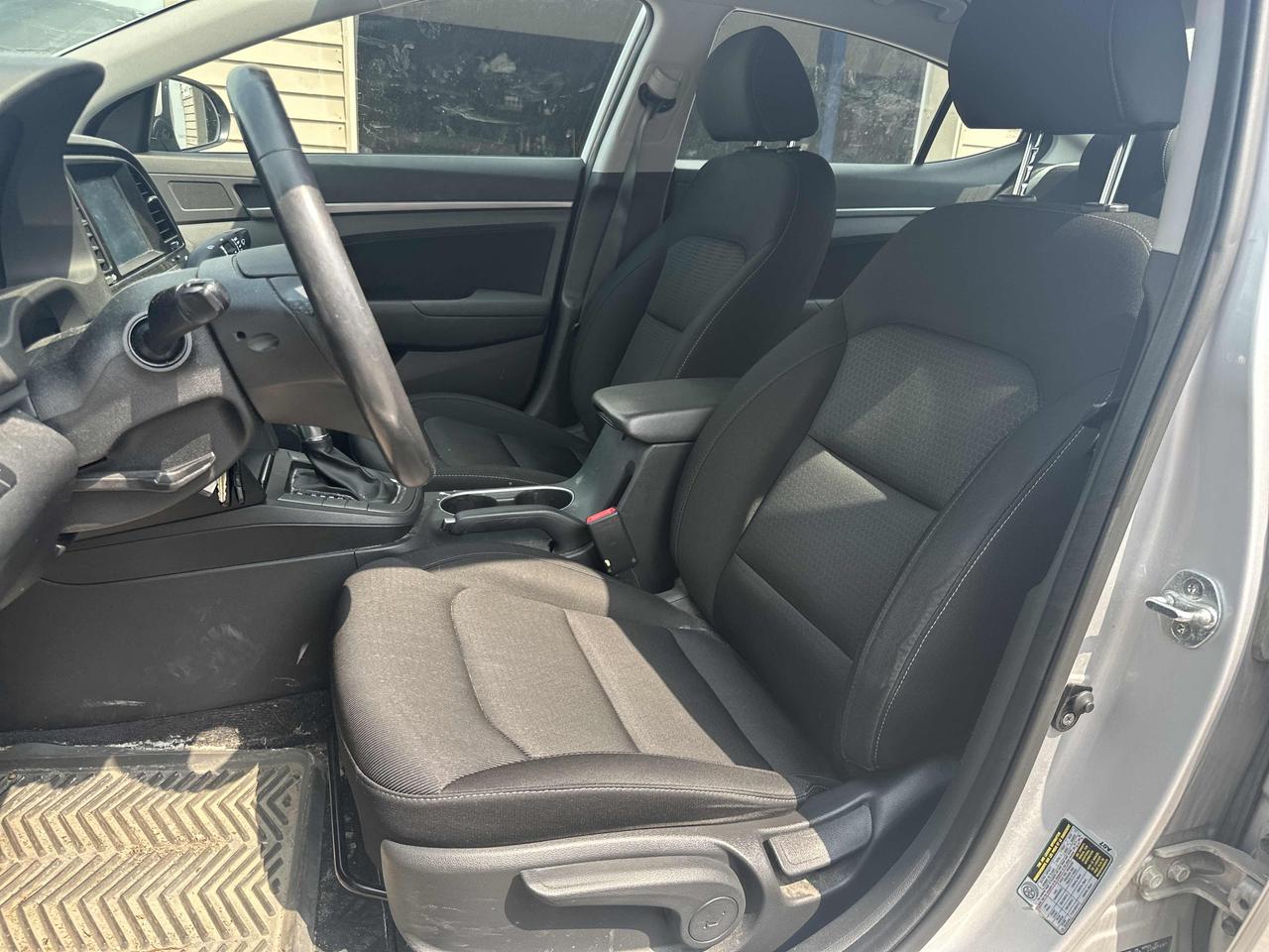 2017 Hyundai Elantra GL | Auto | CarPlay | Cam | Alloys | Cold AC ++ Photo31