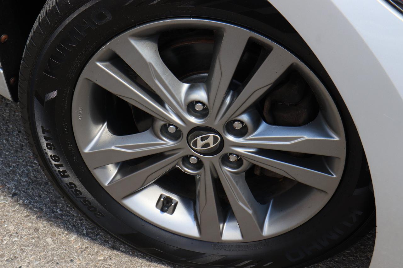 2017 Hyundai Elantra GL | Auto | CarPlay | Cam | Alloys | Cold AC ++ Photo48
