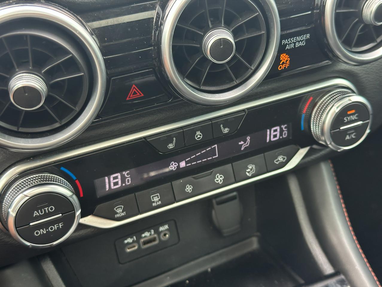 2021 Nissan Sentra SR | 6 Speed | Sunroof | CarPlay | Cam | Loaded! Photo22