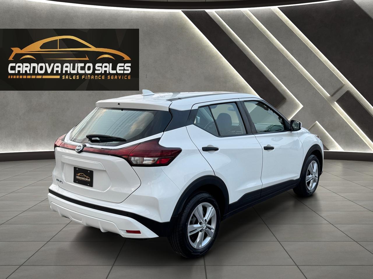 2021 Nissan Kicks S 1.6L+CLEAN CARFAX+New Tires+Brakes+A/C Photo