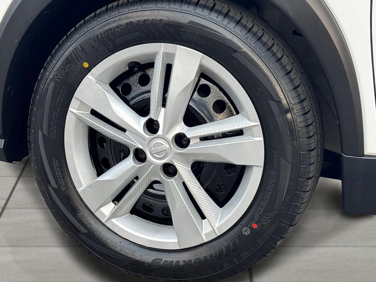 2021 Nissan Kicks S 1.6L+CLEAN CARFAX+New Tires+Brakes+A/C Photo