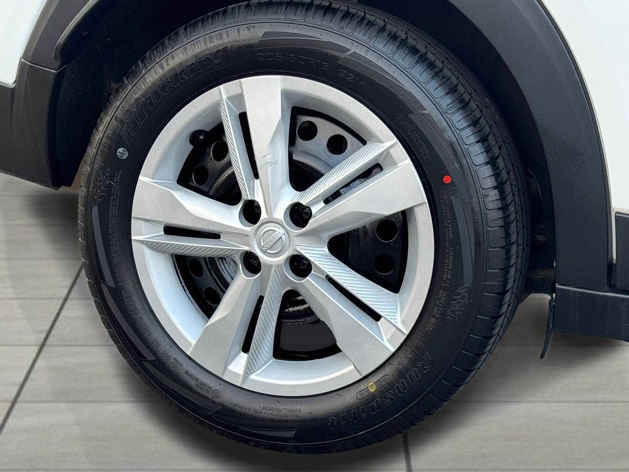 2021 Nissan Kicks S 1.6L+CLEAN CARFAX+New Tires+Brakes+A/C Photo