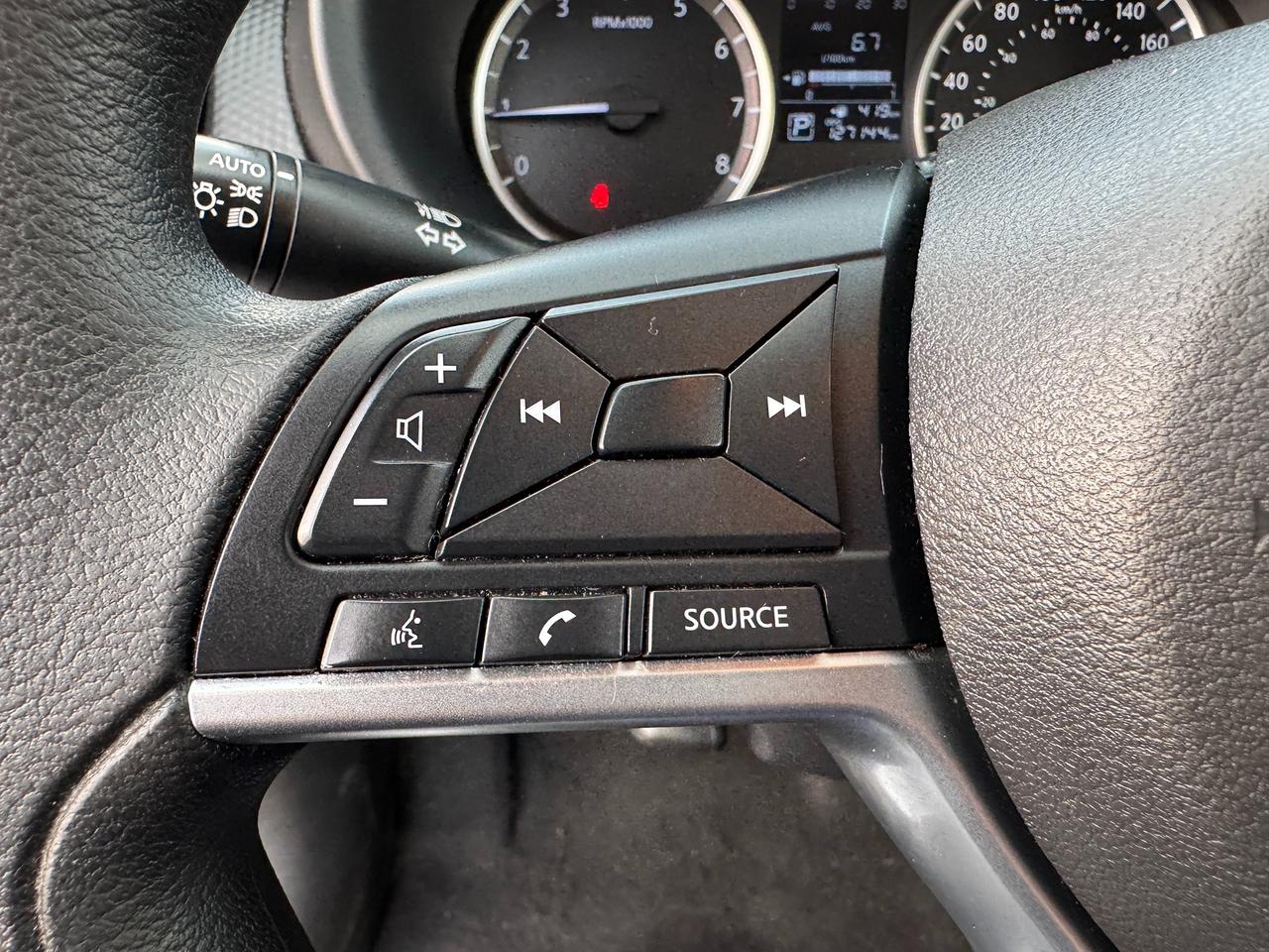 2021 Nissan Kicks S 1.6L+CLEAN CARFAX+New Tires+Brakes+A/C Photo