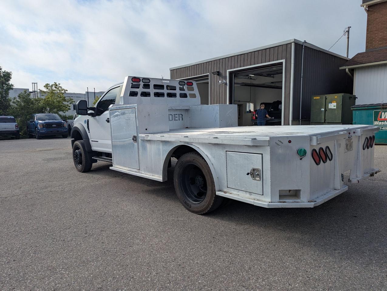 2021 Ford Super Duty XL Reg Cab DRW 4X4 Photo3