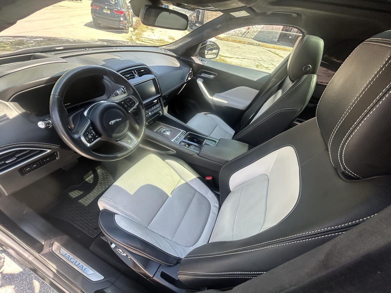 2018 Jaguar F-PACE R-Sport Photo
