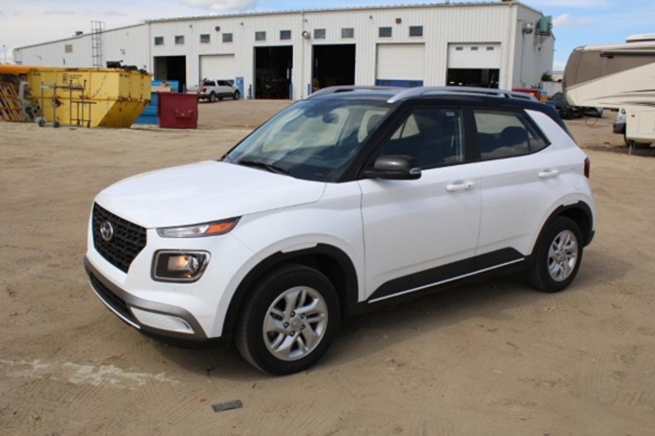 2025 Hyundai Venue Preferred IVT w/Two-Tone, Htd cloth, BUC - Photo #1