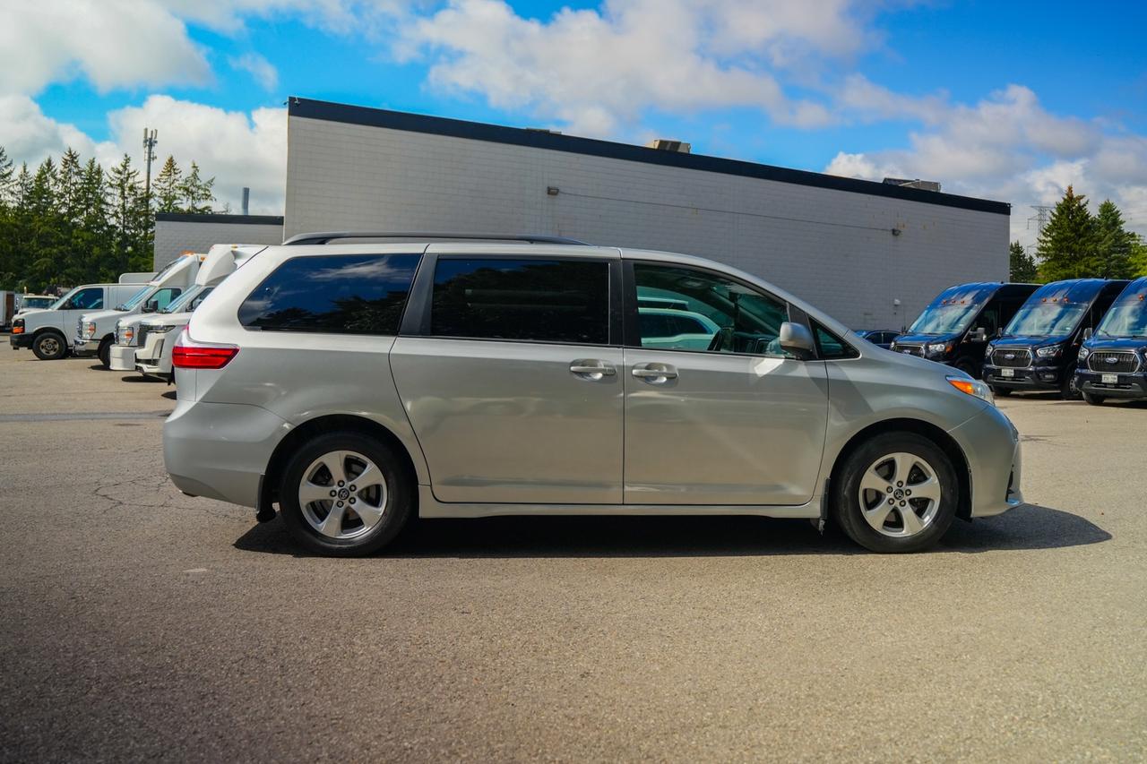2019 Toyota Sienna LE 8-Passenger Photo