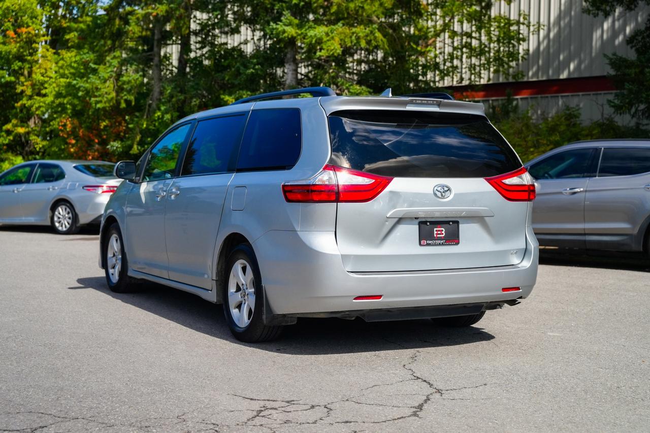 2019 Toyota Sienna LE 8-Passenger Photo