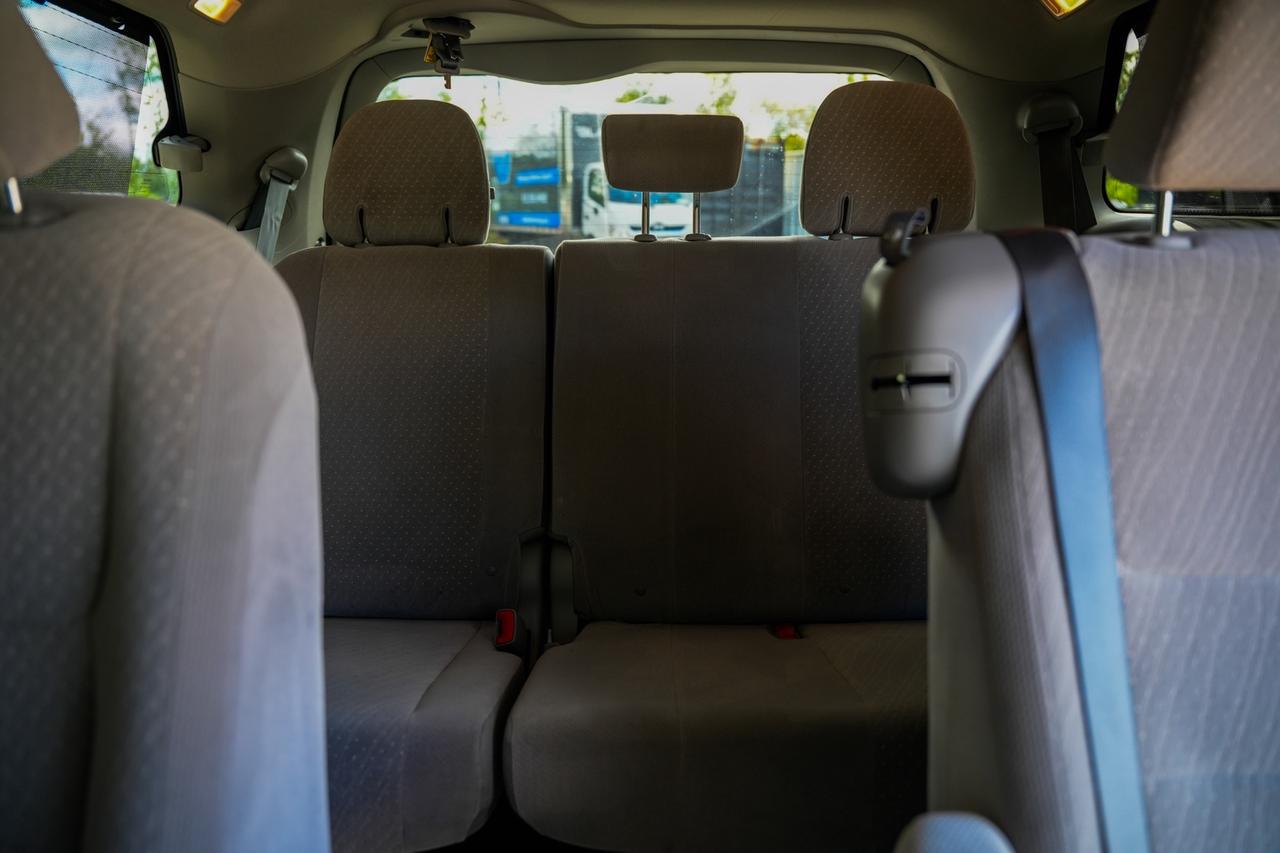 2019 Toyota Sienna LE 8-Passenger Photo