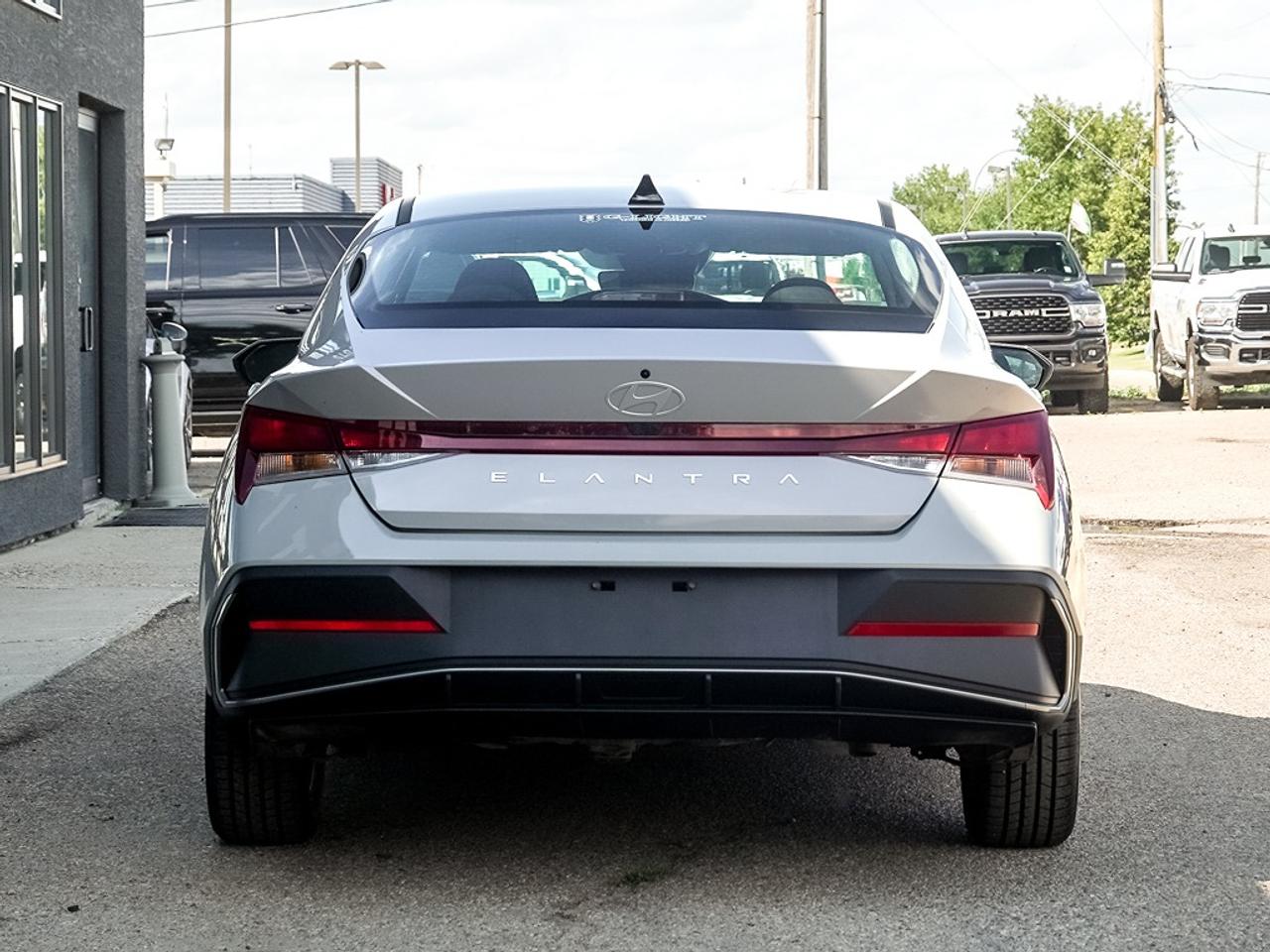 2025 Hyundai Elantra Preferred Photo6