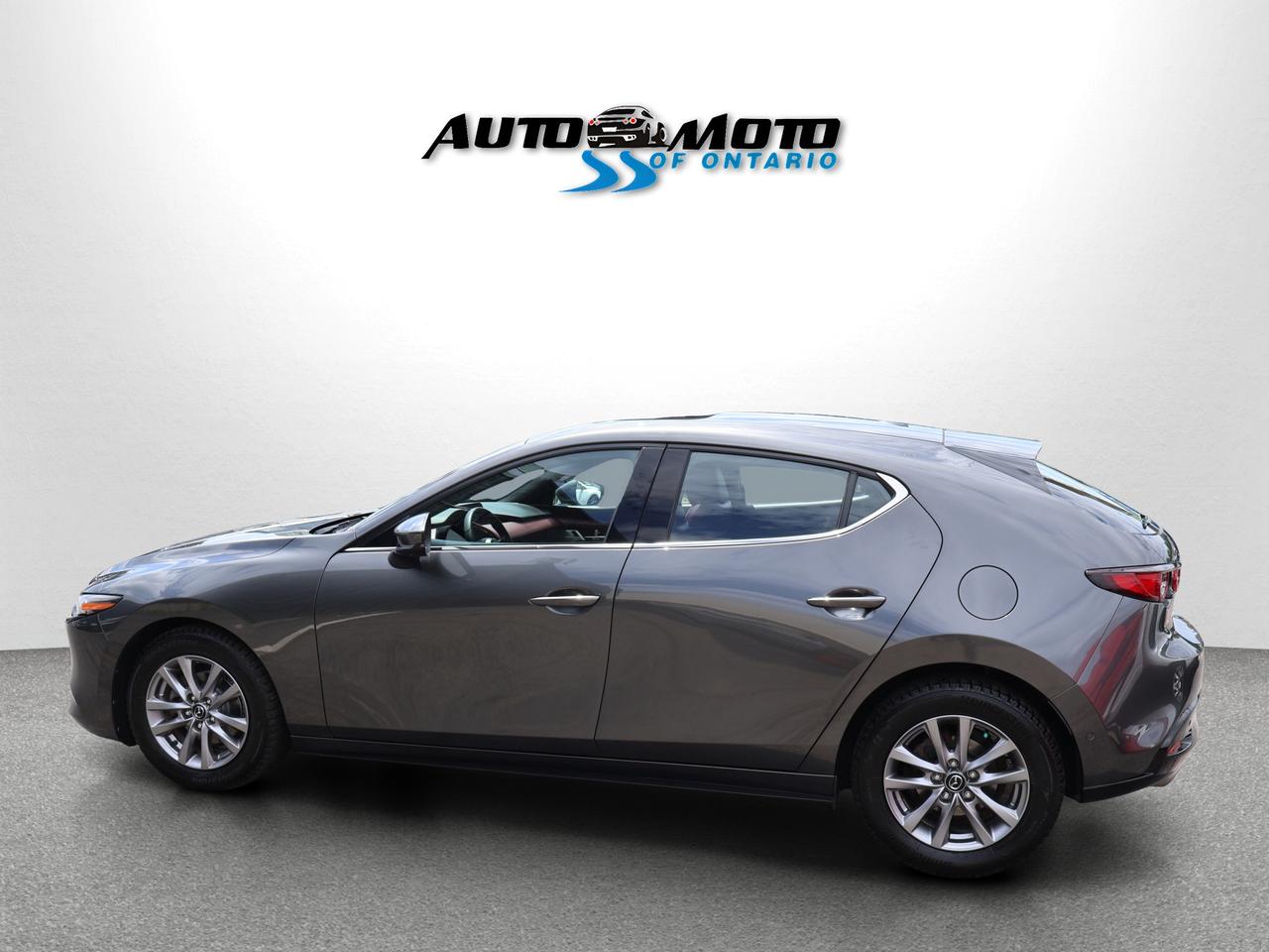 2021 Mazda MAZDA3 2.5 SKY-ACTIVE GT CAMERA NAV BLUETOOTH LEATHER HEATED SEATS SUNROOF CRUISE ALLOYS Photo3
