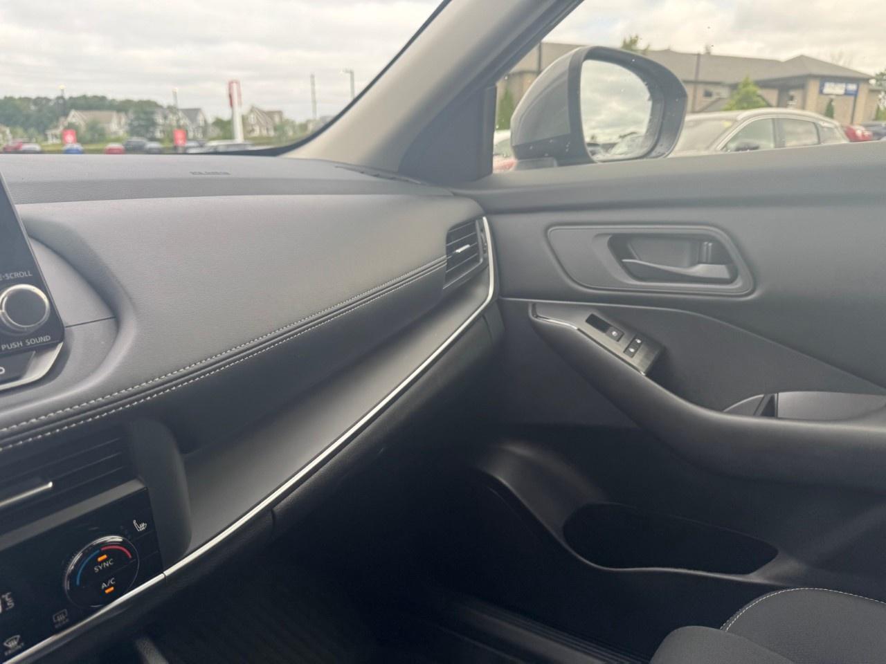 2024 Nissan Rogue AWD S Photo
