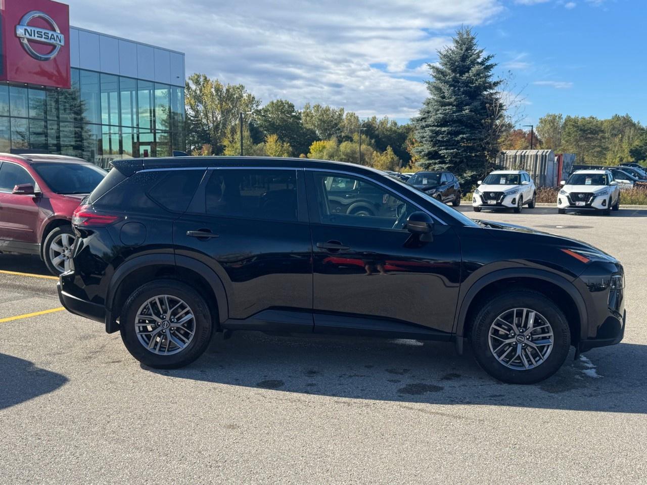 2024 Nissan Rogue AWD S Photo5