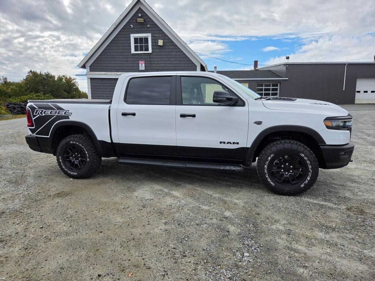 2027 RAM 1500  Photo