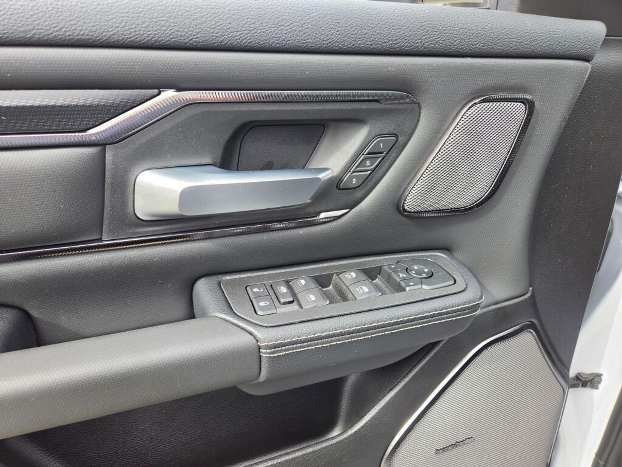 2027 RAM 1500  Photo