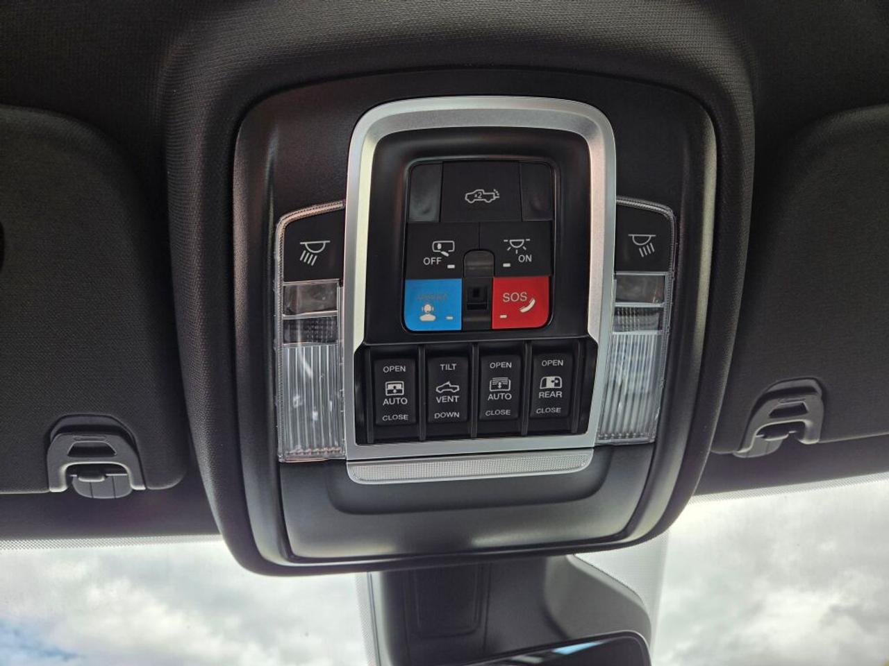 2027 RAM 1500  Photo