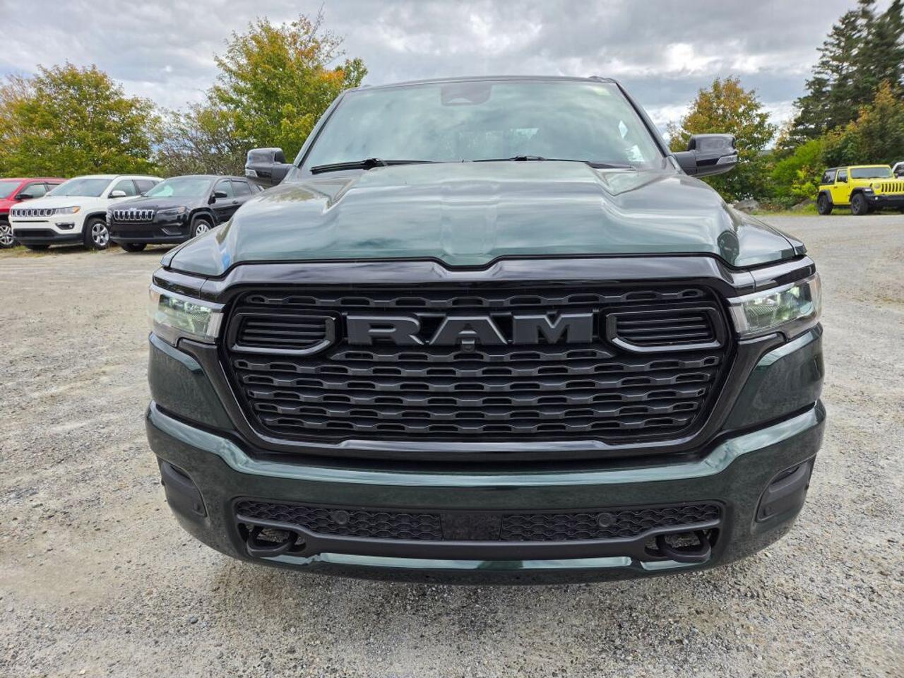 2027 RAM 1500  Photo