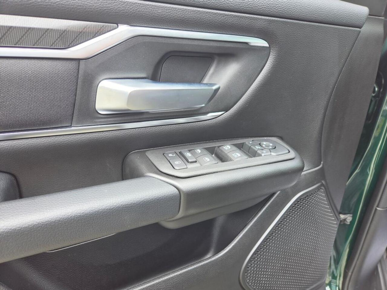 2027 RAM 1500  Photo