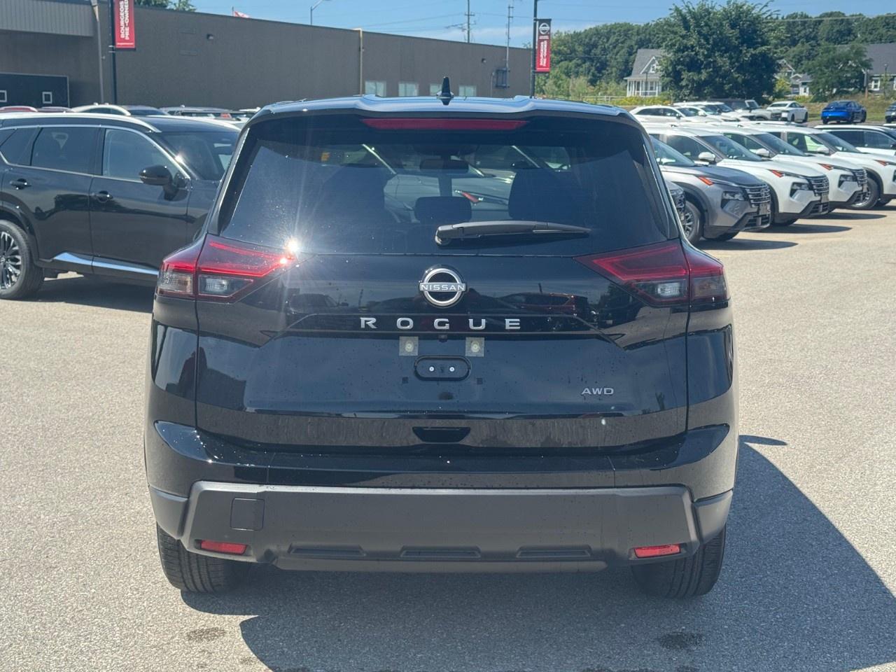 2026 Nissan Rogue AWD S Photo4