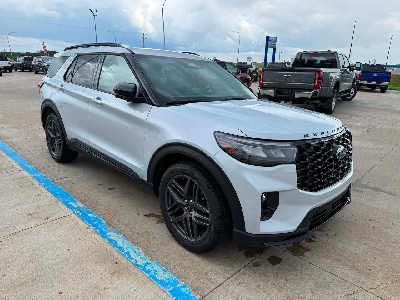2026 Ford Explorer ST 4WD Photo2