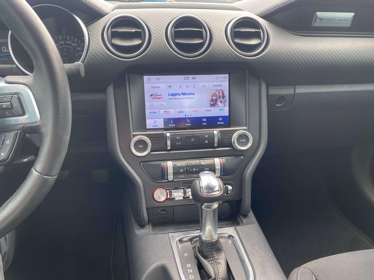 2022 Ford Mustang ECOBOOST, CLEAN CARFAX, BACK UP CAM, HEATED SEATS! - Photo #14