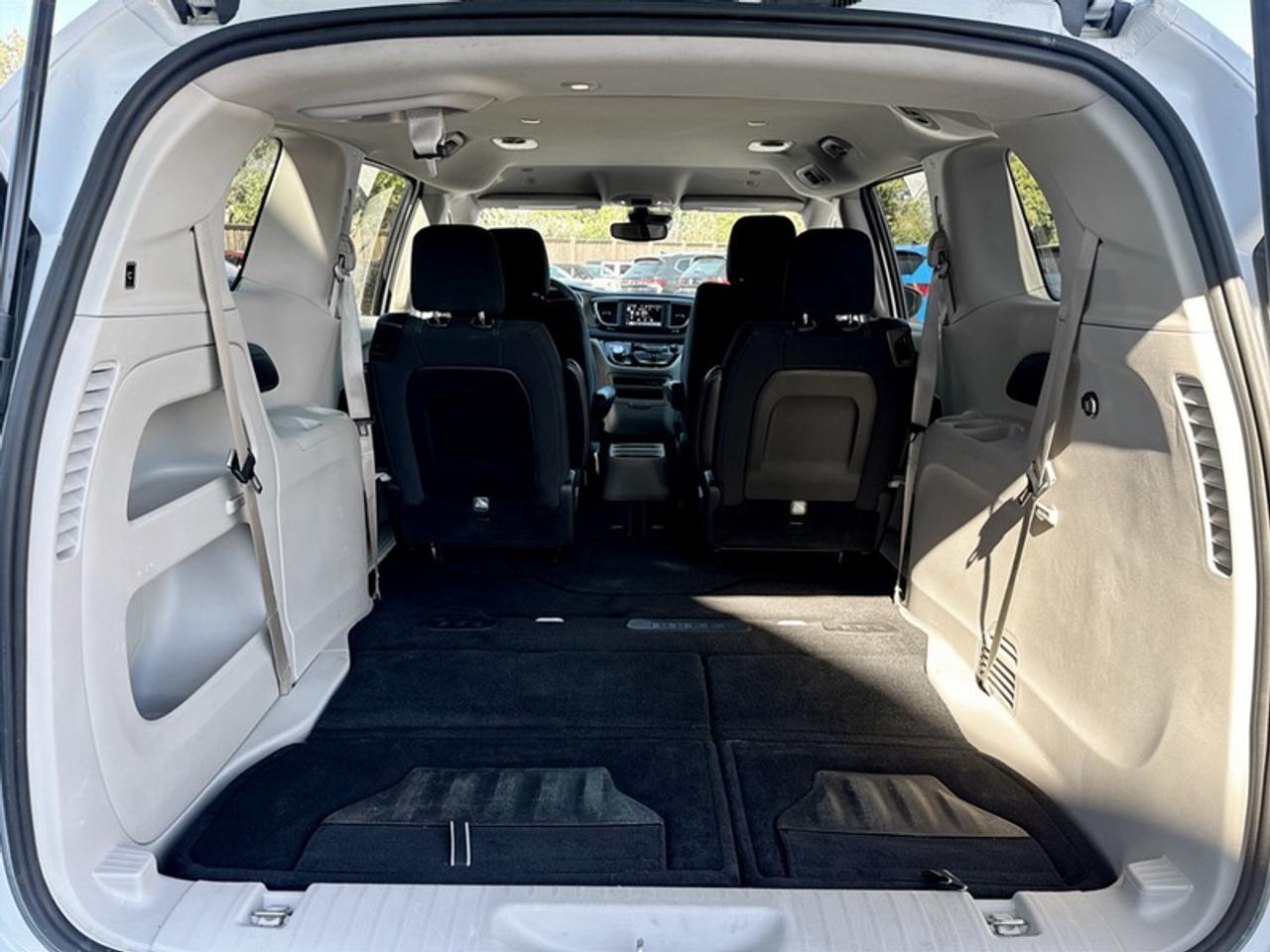 2024 Dodge Grand Caravan SXT  **PWR GATE + SLIDERS** Photo
