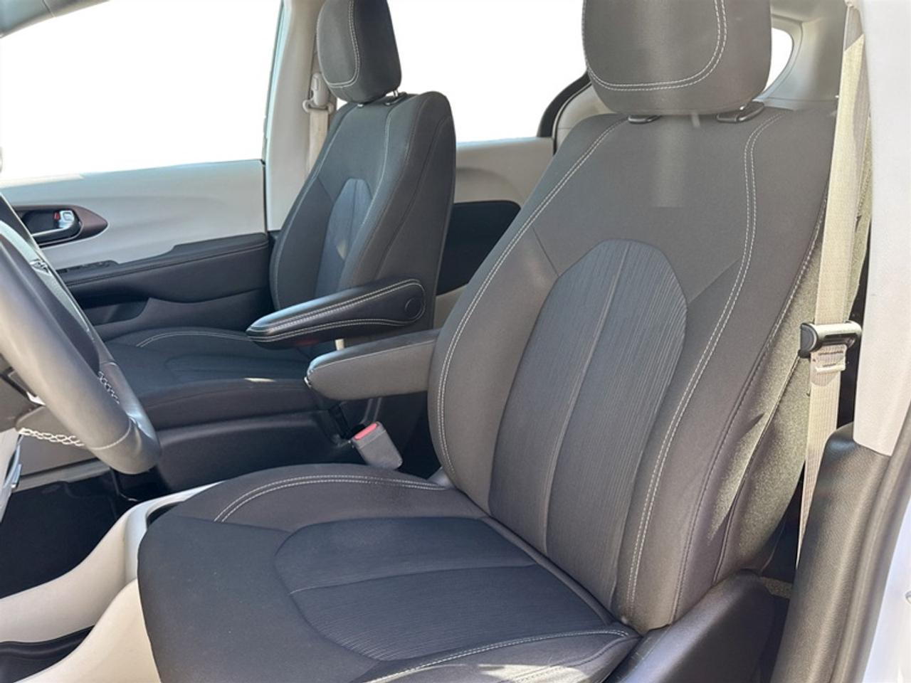 2024 Dodge Grand Caravan SXT  **PWR GATE + SLIDERS** Photo