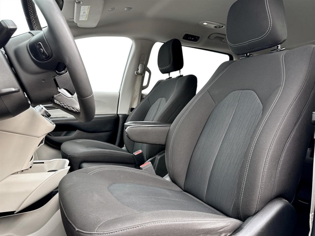 2023 Dodge Grand Caravan SXT  **POWER SLIDERS** Photo