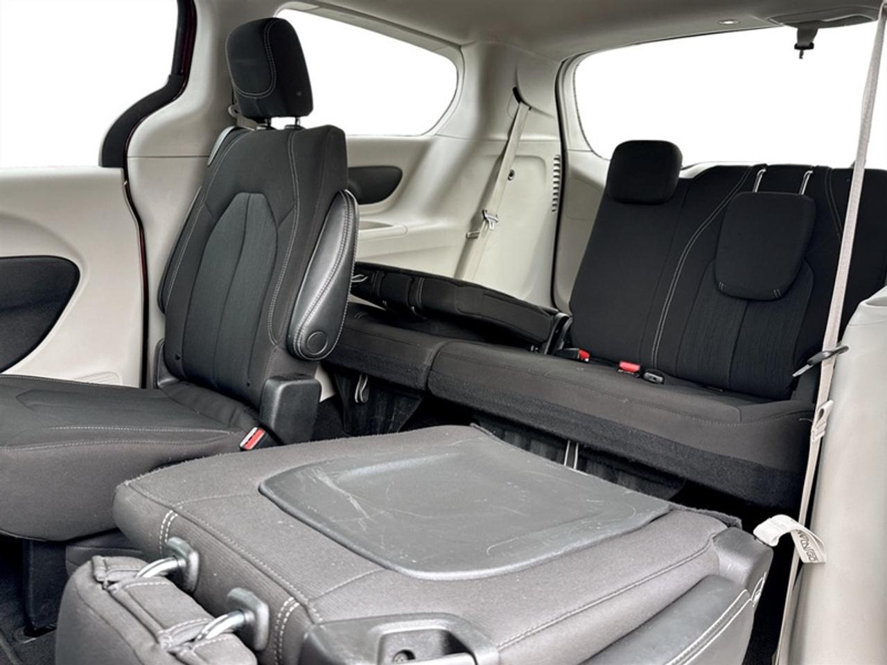 2023 Dodge Grand Caravan SXT  **POWER SLIDERS** Photo