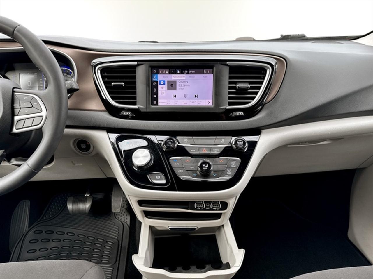 2023 Dodge Grand Caravan SXT  **POWER SLIDERS** Photo