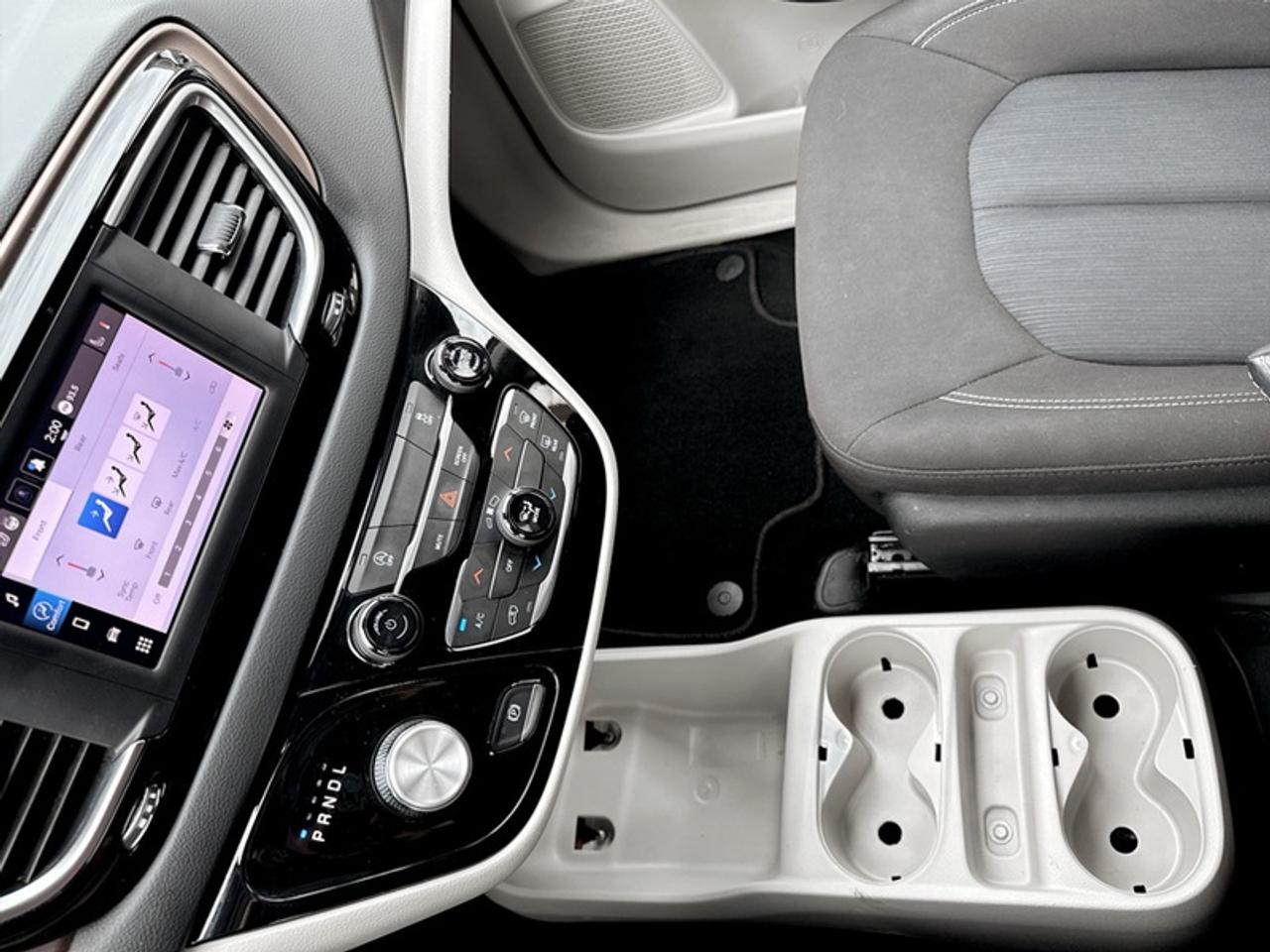 2023 Dodge Grand Caravan SXT  **POWER SLIDERS** Photo