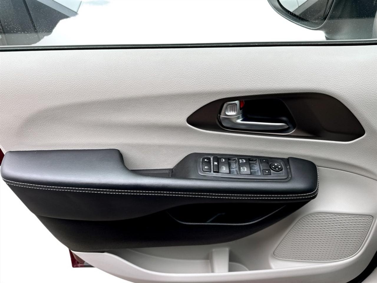 2023 Dodge Grand Caravan SXT  **POWER SLIDERS** Photo