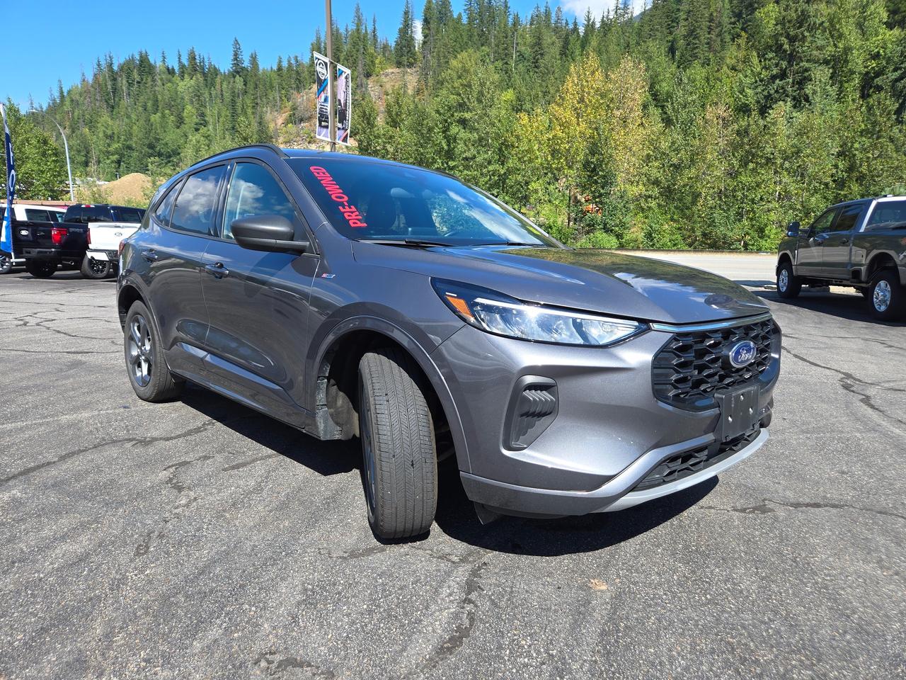 2024 Ford Escape ST-Line Photo2