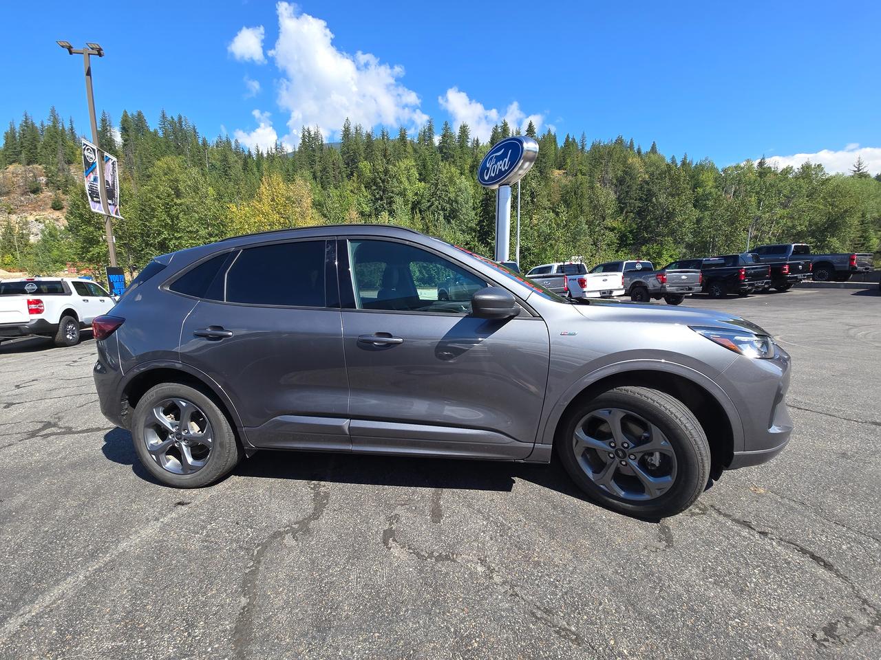2024 Ford Escape ST-Line Photo1