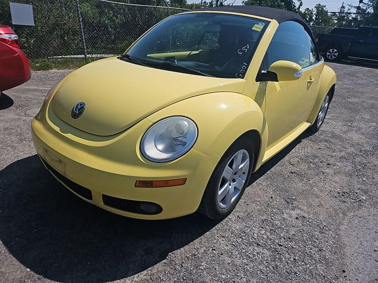 Used 2007 Volkswagen New Beetle 2.5L for sale in Madoc, ON