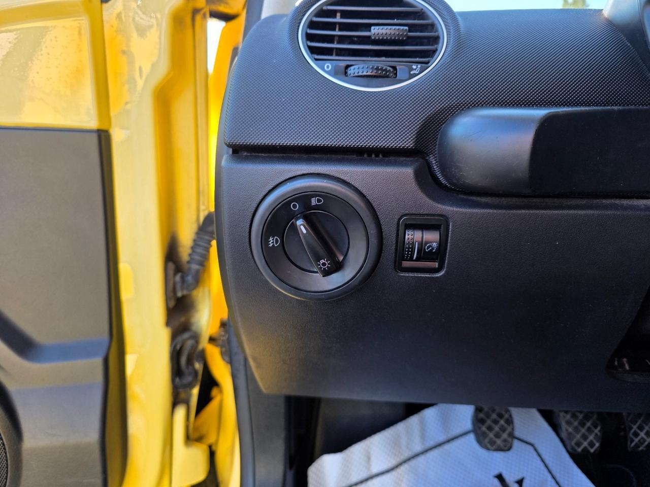 2007 Volkswagen New Beetle 2.5L Photo
