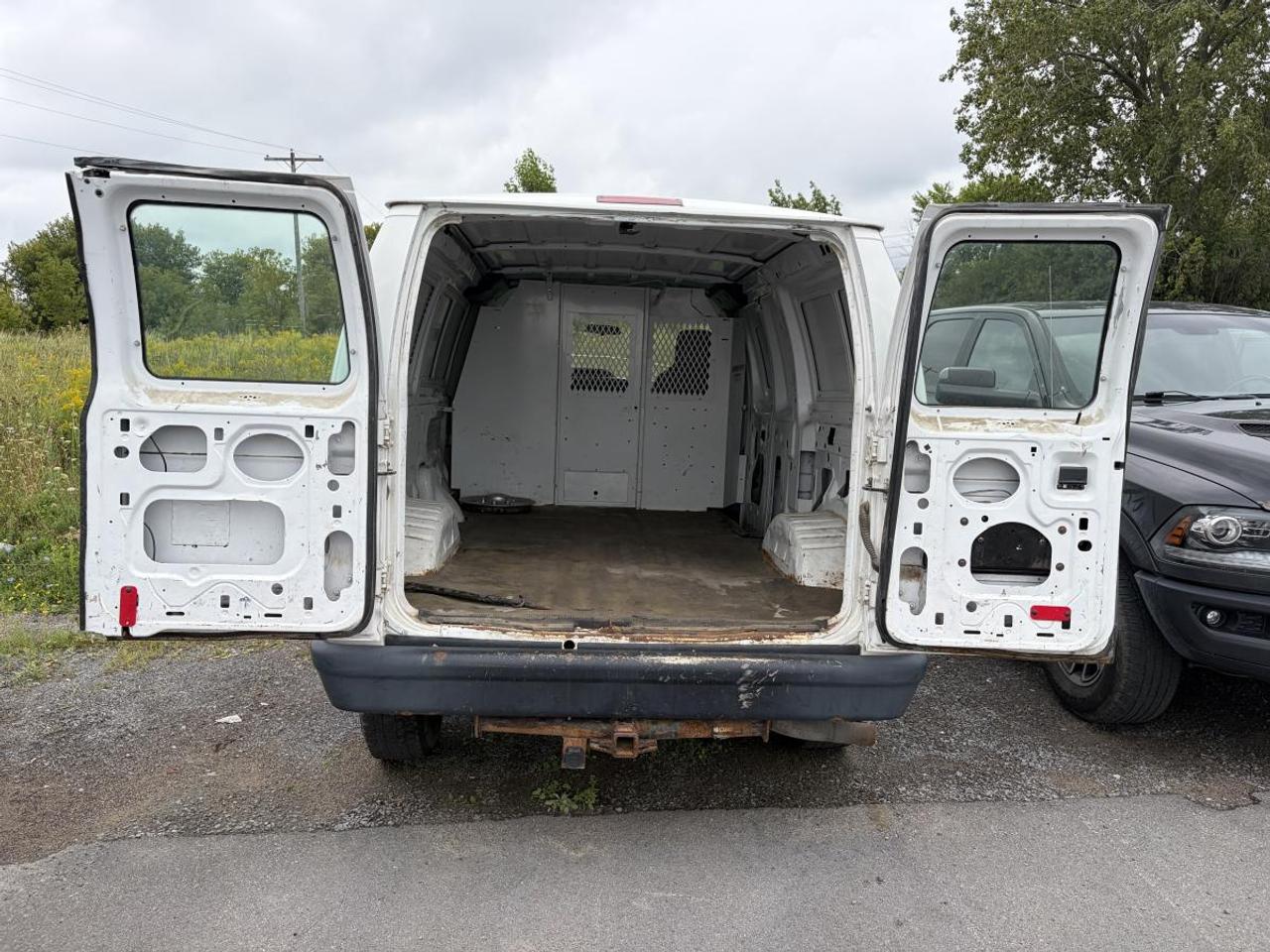 2014 Ford Econoline ECONOLINE VAN SUPER E250 Photo