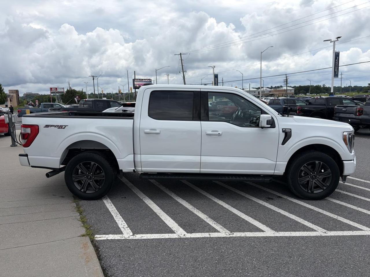2023 Ford F-150 Lariat Photo3