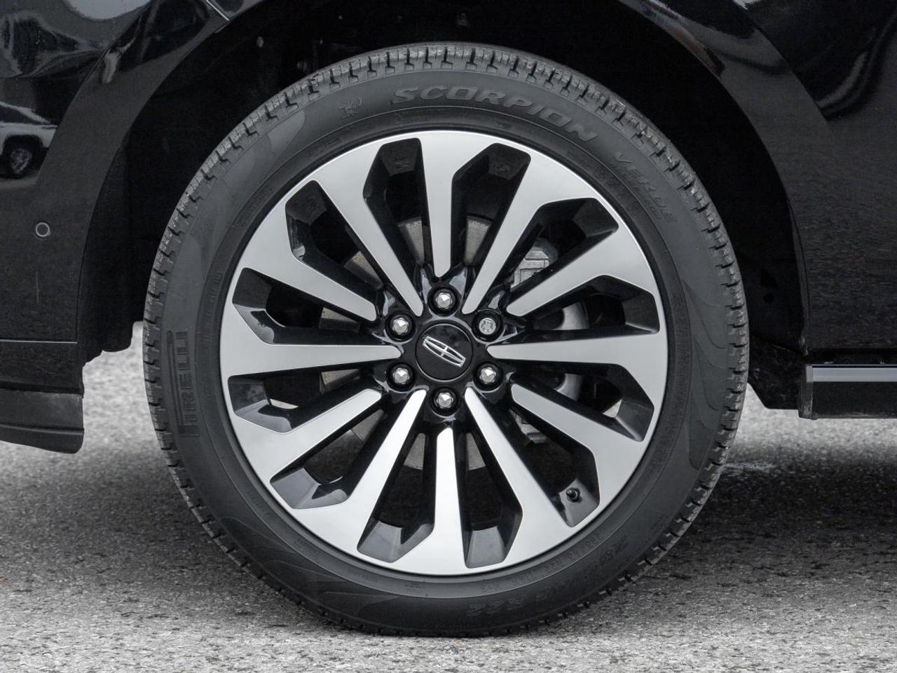 2024 Lincoln Navigator Reserve Photo3