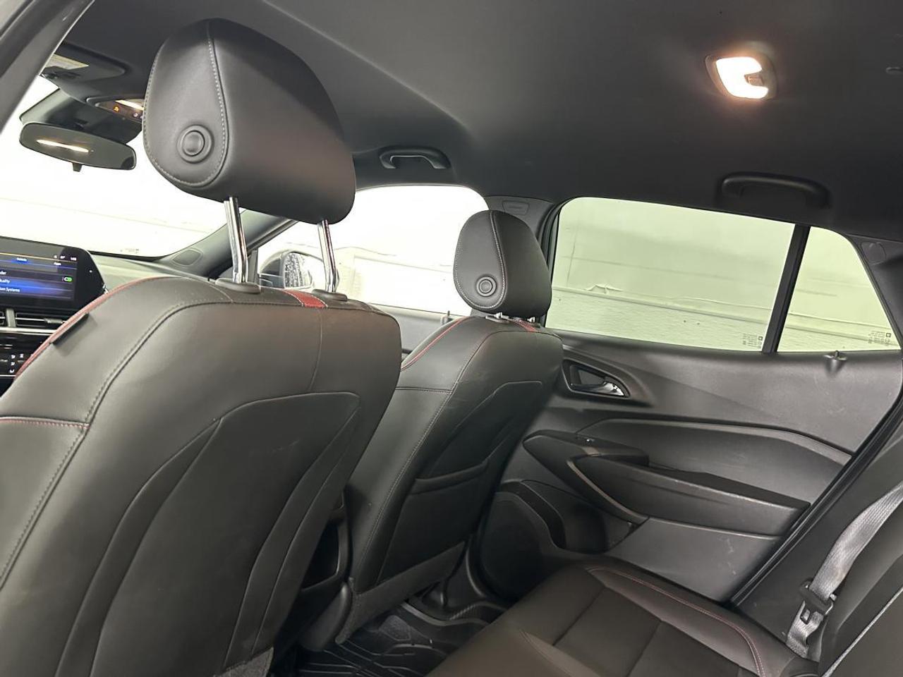 2025 Chevrolet Trax 2RS/BLACK LEATHER/REMOTE START/TECH/OFF GM LEASE! Photo
