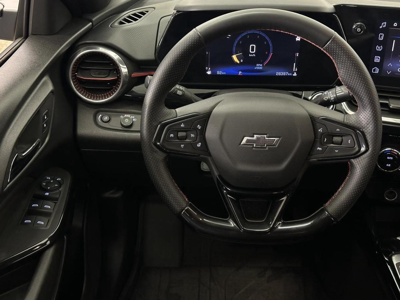 2025 Chevrolet Trax 2RS/BLACK LEATHER/REMOTE START/TECH/OFF GM LEASE! Photo